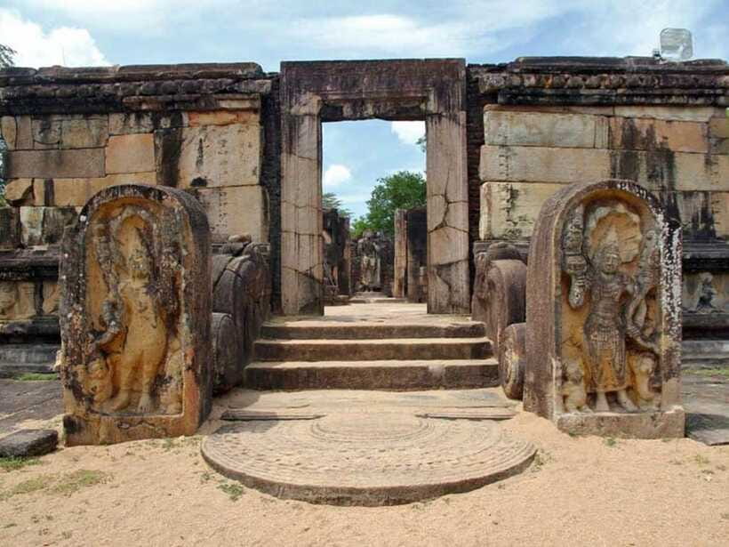 Polonnaruwa: Private Guided Cycling Tour with Hotel Pickup - Is $55 per person good value?