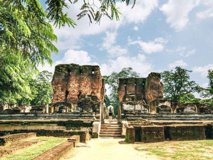 Polonnaruwa: Private Guided Cycling Tour with Hotel Pickup - Who should book this Polonnaruwa cycling tour?