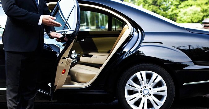 Private arrival transfer from the Airport to your booked hotel in Negombo - Key points at a glance
