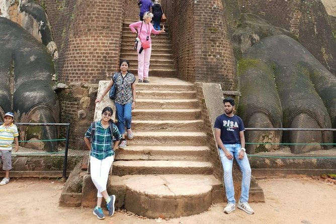 Private Dambulla Sigiriya Tour from Kandy with Lunch - The real duration: six to nine hours or much longer?