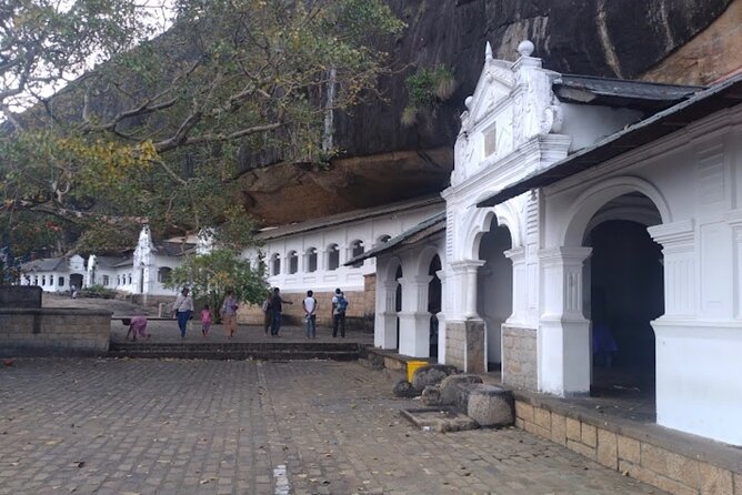 Private Full Day Tour Sigiriya and Dambulla From Kandy - Matale’s Sri Muthumariamman Kovil adds a Hindu perspective