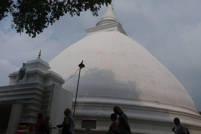 Private Half-Day Colombo City Tour - A jeweler, souvenirs, and the question of shopping