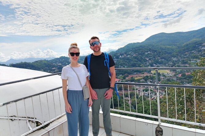 Private Kandy City Tour: Temple of the Tooth & Lake Highlights - Royal Botanical Gardens, Kandy’s green pause