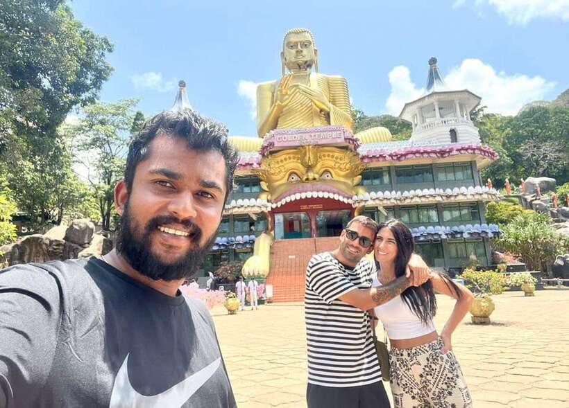 Private Kandy to Sigiriya and Minneriya Safari Day Tour - Sigiriya or Pidurangala, two very different climbs