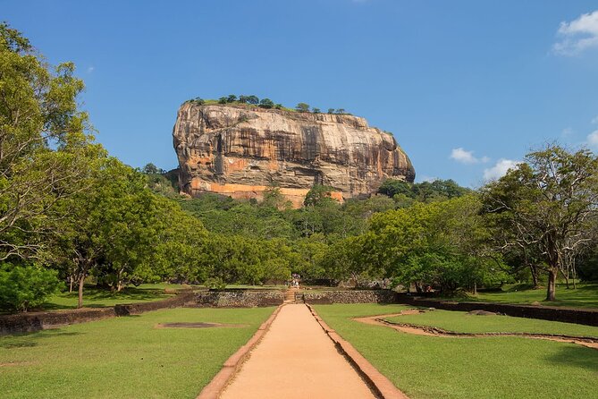 Private Multi-Day Outdoor Tour in Sri Lanka - Day two: Dambulla by air, then cave paintings and spices