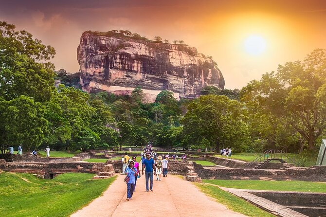 Private Sigiriya Day Tour and Authentic Sri Lankan Lunch Buffet - Pidurangala Rock: a shorter climb with a different view