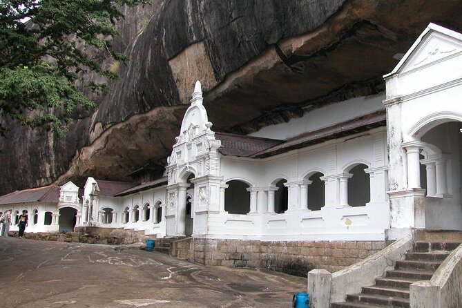 Private Sigiriya Day Tour and Authentic Sri Lankan Lunch Buffet - The village buffet: the most personal part of the day
