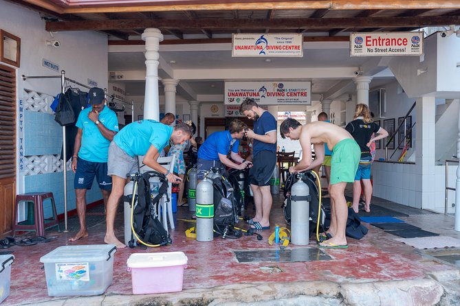 Scuba Diving For Beginners - Fitness, age, and comfort in the water