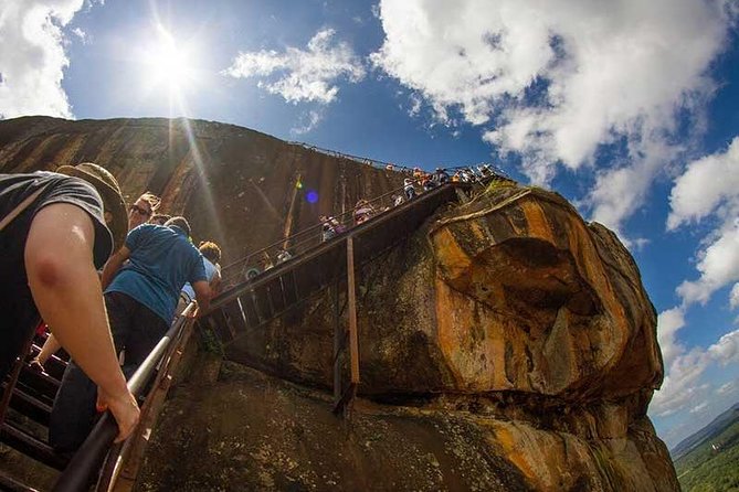 Sigiriya and Dambulla Tour (All Inclusive) - Dambulla’s painted caves and Buddhist sculptures