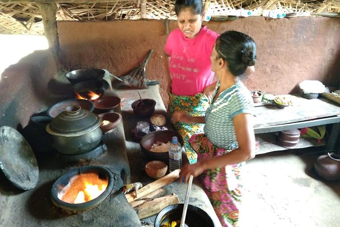 Sigiriya city tour from Negombo & Colombo with traditional Lunch. - Booking, weather, and cancellation details