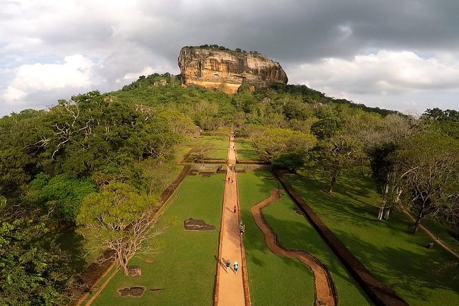 Sigiriya & Dambulla Private Day Trip with Entry Fees & Lunch - What the guide arrangement adds