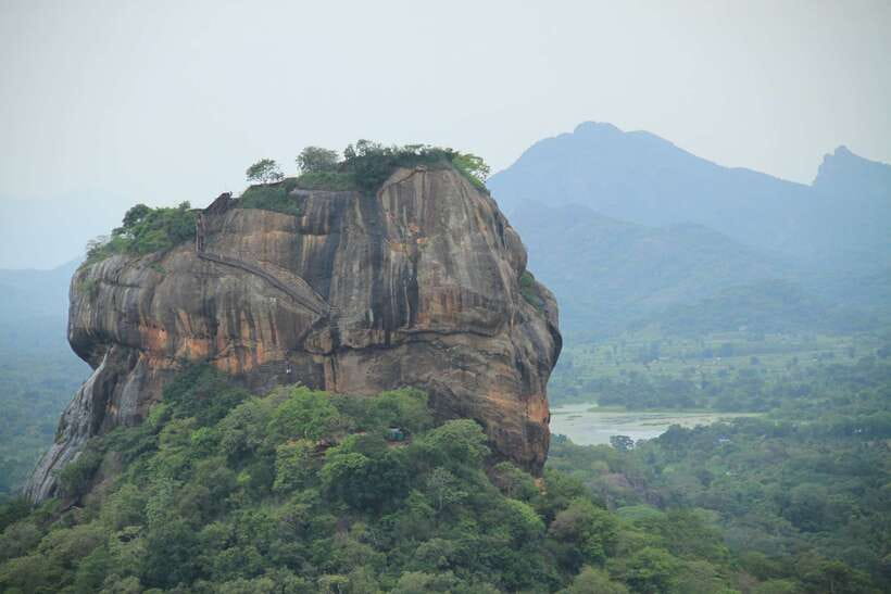 Sigiriya: Rock Fortress Private Guided Walking Tour - The fresco pocket and ancient paintings