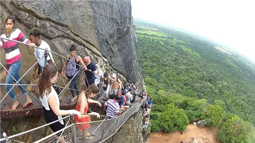Sigiriya: Rock Fortress Private Guided Walking Tour - What the guide adds to the experience