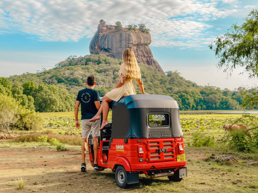 Sigiriya: Sigiriya or Pidurangala Sunrise/Sunset Hike - Sunrise or sunset: choosing the right climb