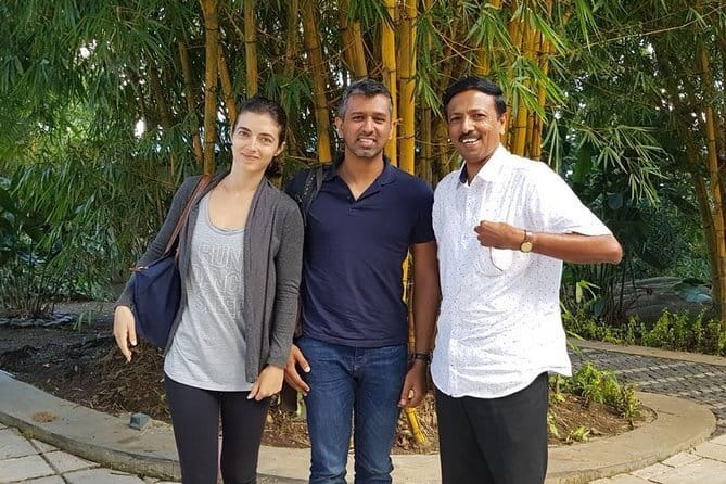 Sri Lanka Car and Driver Hire - Private Driver and Chauffeur - Colombo, Kandy, and stops you choose yourself