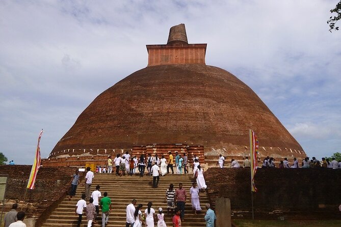 Sri Lanka Private Tour 8 days-Driver/vehicle/accommodation H/B - A fast route through Sri Lanka’s best-known sights