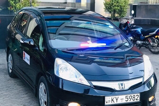 Sri Lanka Round Tour with English Speaking Driver Guide and Car - Why a private car makes sense in Sri Lanka