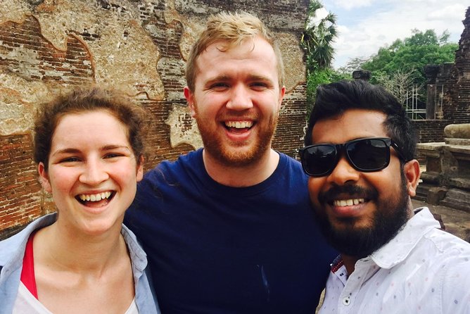 Sri Lanka sightseeing tours 11 Days with driver, vehicle and H/B accommodations - Day 5: Dambulla and the road to Kandy