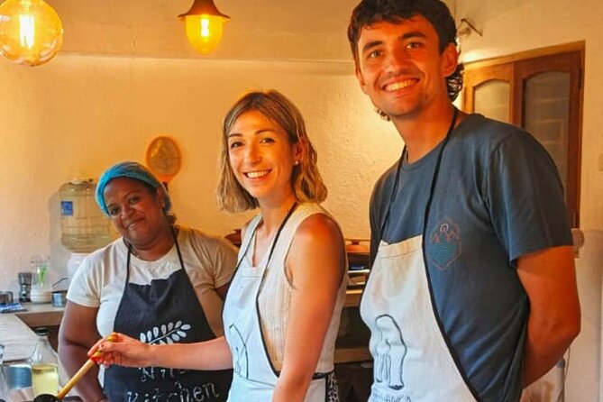 Sri Lankan cooking class with Nilu Kandy( FREE PICKUP & Drop) - Meeting Nilu and learning the basics