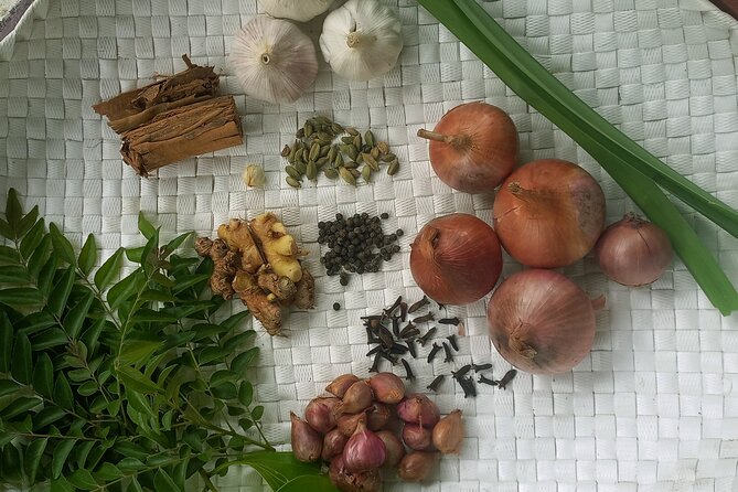 Sri Lankan cooking class with Nilu Kandy( FREE PICKUP & Drop) - Sitting down to eat what you made