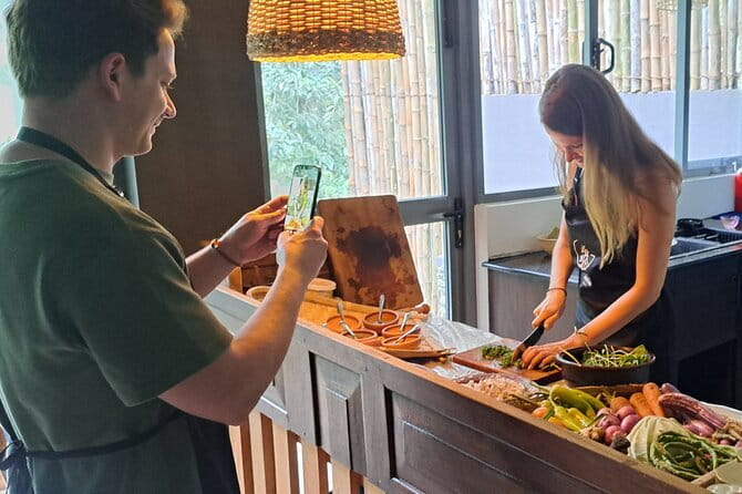 Srilankan Cooking class by FFL kandy - Grinding spices and using clay pots
