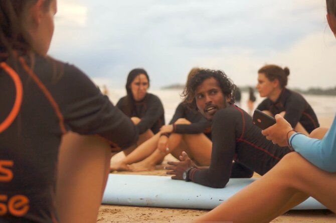Surf Camp in Weligama Beach Sri Lanka - The beach atmosphere between lessons