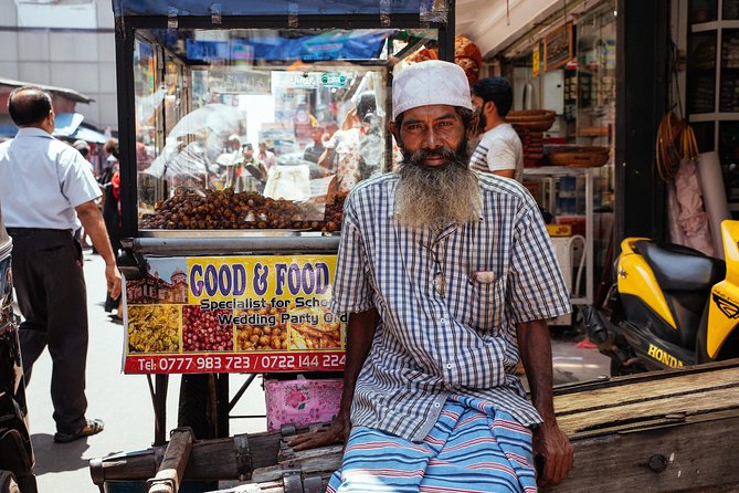 The 10 Tastings of Colombo With Locals: Private Street Food Tour - Samosas and Kayman’s Gate