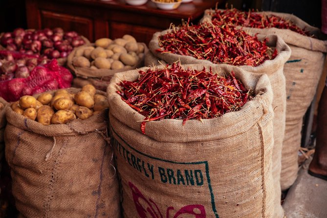 The 10 Tastings of Colombo With Locals: Private Street Food Tour - Lamprais or kottu near All Saints Church