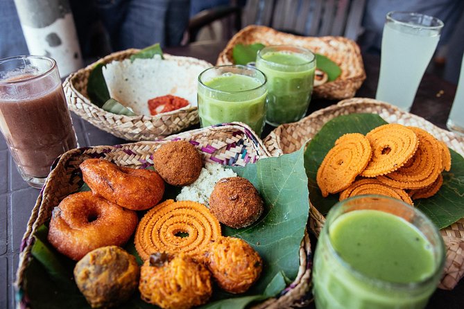 The 10 Tastings of Kandy With Locals: Private Street Food Tour - Passing Bogambara Prison and the Bogambara Cultural Center