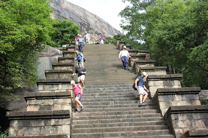 Three Ancient Kingdoms Tour | from Colombo - Dambadeniya’s palace walls and Temple of the Tooth