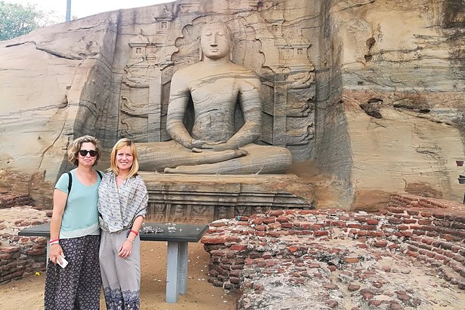 Tour Packages in Sri Lanka - Most Popular Round Tour - All in One Tour - Day 5: Kandy gardens and the road into tea country