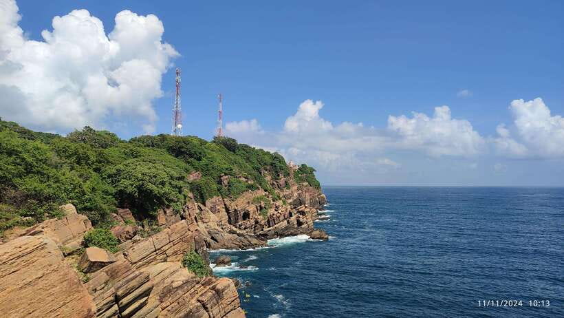Trincomalee: City Tour with Koneswarm and Crocodile lake - Koneshwaram Siva Temple and the first view of Trincomalee