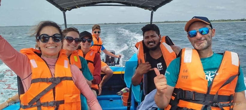 Trincomalee: Dolphin & Whale Watching Boat Tour - Returning to Nilaveli Beach