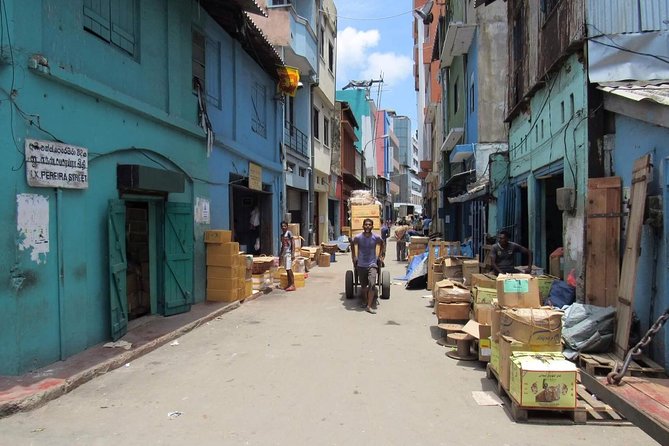 Tuk It Easy Colombo - Food and coffee make the city easier to understand