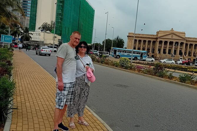 Tuk-Tuk City Tour Colombo SL - Independence Square and the old Parliament