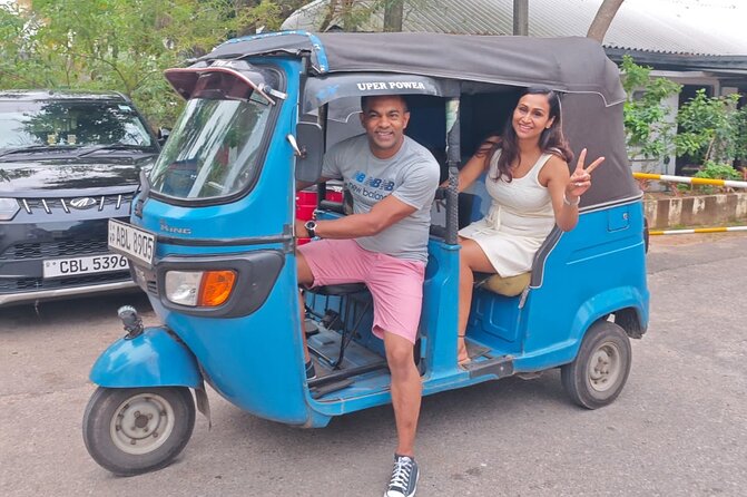 Tuk Tuk Private Tour Exploring Sri Lanka Capital of Colombo - Shopping for gems, tea, and Sri Lankan crafts