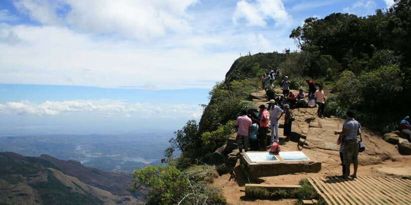 Visit Horton plains and Nuwara Eliya from Ella - What You Really Get at the Tea Estate