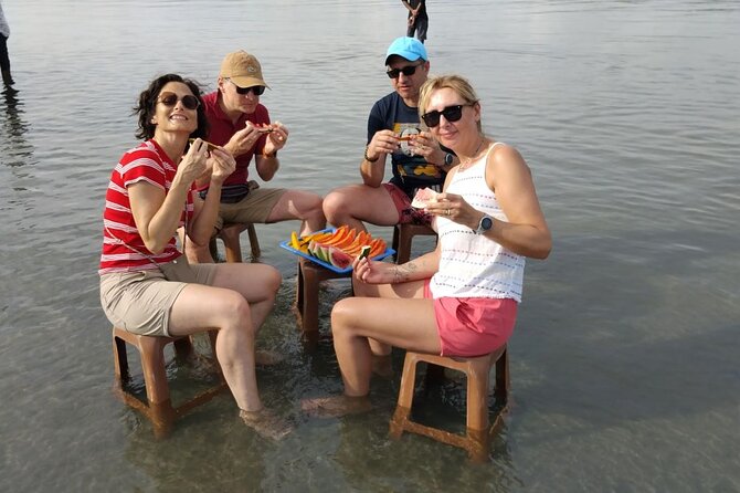 Visit Negombo by Scooty - All Inclusive - The fish market starts the day with local life