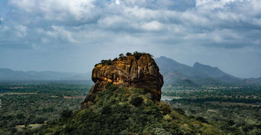 Visit sri Lanka 7 Days Round Trip - Day 4: Little Adam’s Peak and the Nine Arch Bridge